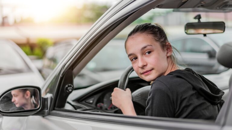 5 Tips to Keep Teens Safe Behind the Wheel