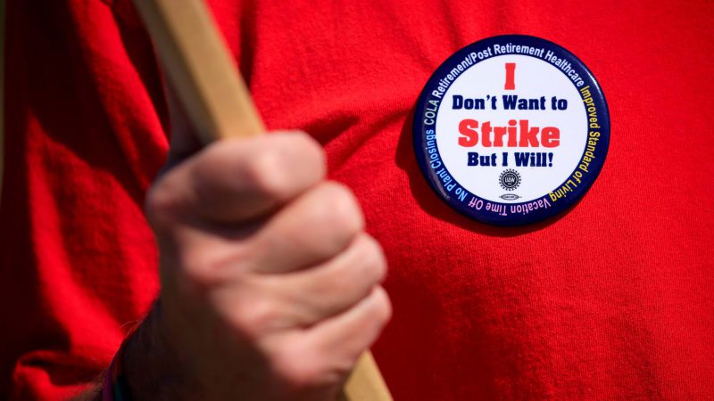 UAW, Detroit Three careen toward another Friday turning point