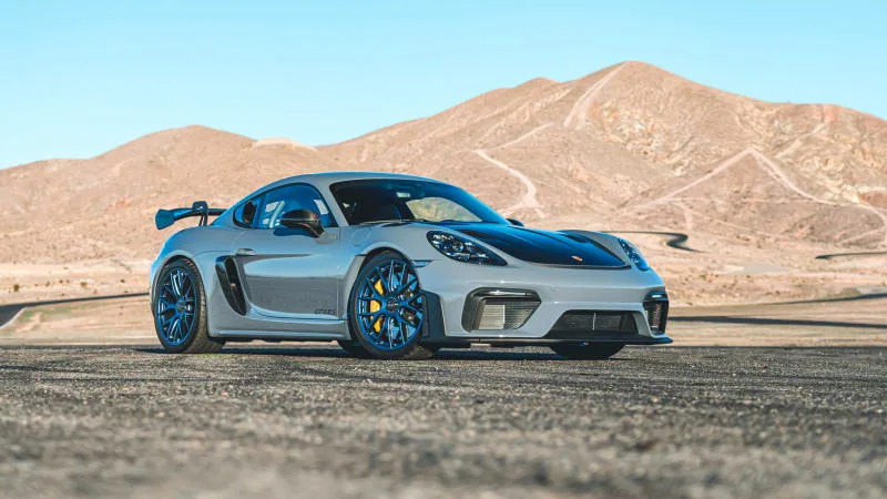 Porsche-718-Cayman-RS-front-three-quarter