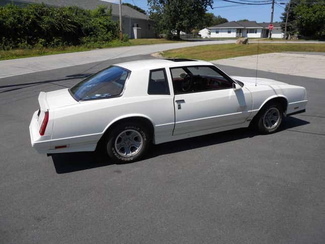 Image for article titled At $15,500, Will This 1987 Chevy Monte Carlo SS Aerocoupe Get The Checkered Flag?