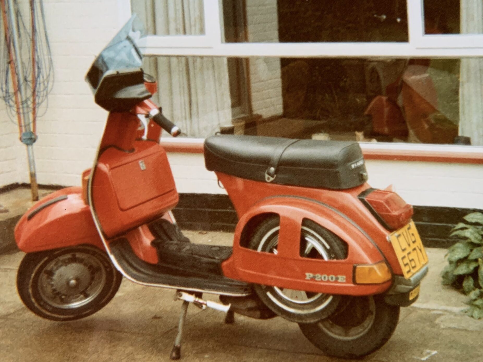 Vespa P200E