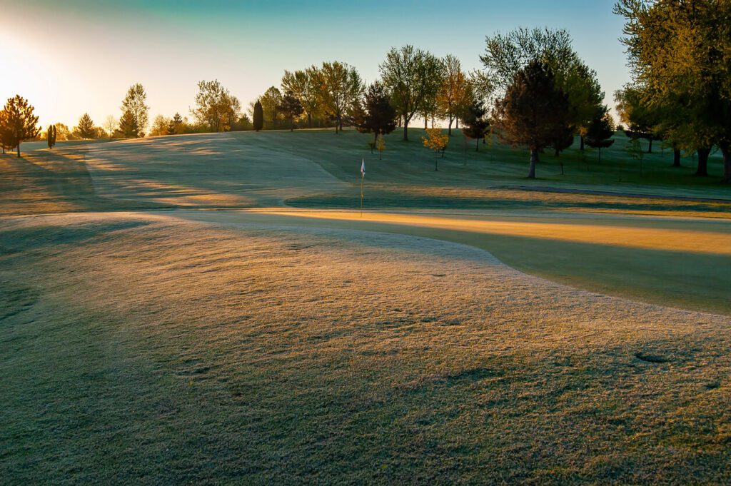 10 reasons to keep playing golf in winter