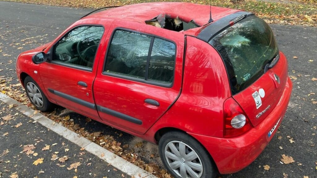 It appears this Renault Clio Campus was struck by a meteorite