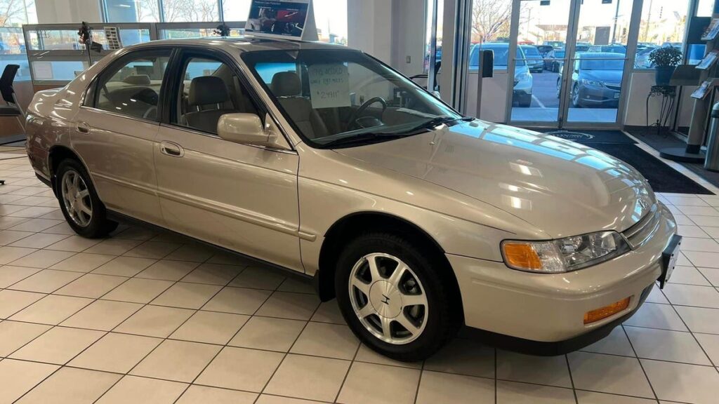 This Dealer Tried To Sell A 1995 Honda Accord For More Than The Original MSRP