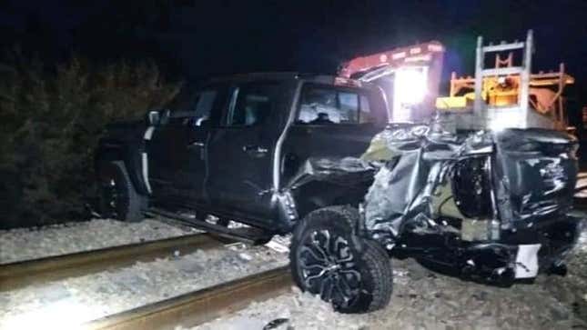 Image for article titled Failed 'Fast And Furious-Style' Train Heist Leaves Chevy And GMC Trucks Destroyed In Mexico