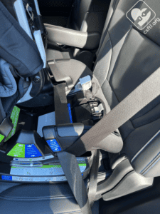 Britax Poplar ClickTight panel, vehicle seat belt in belt path Britax Poplar ClickTight panel, vehicle seat belt in belt path