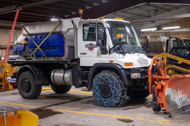 Image for article titled Let's Spend Some Time With Park City's Fleet Of Unimogs