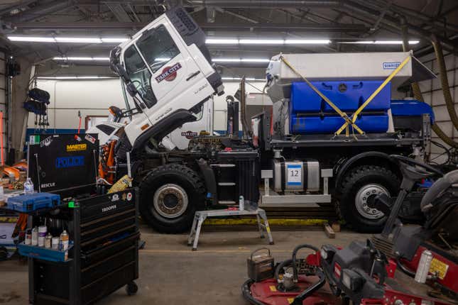 Image for article titled Let's Spend Some Time With Park City's Fleet Of Unimogs