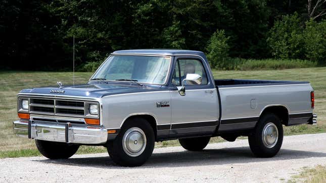 Image for article titled I Miss The Little Fangs On Old Truck Bumpers