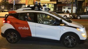 GM's Cruise hardware chief resigns in latest exit after operations suspended