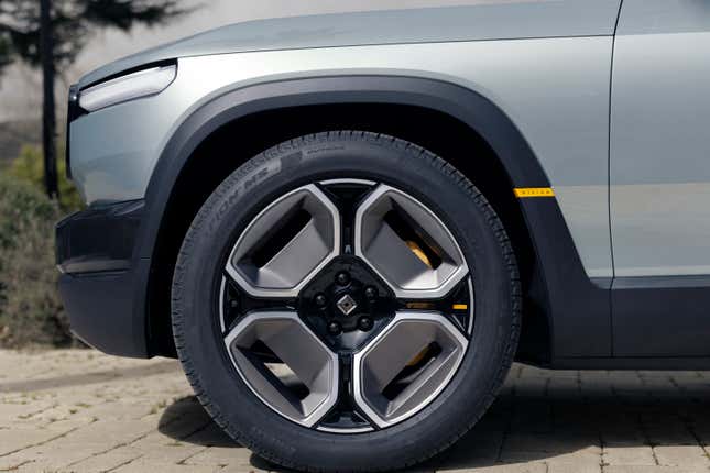 Image for article titled Rivian R3 Makes Surprise Debut As Small EV With Awesome Hot Hatch Styling And Opening Rear Glass