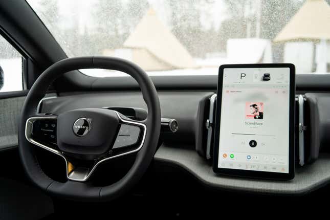 Image for article titled The 2025 Volvo EX30 Is A Reminder That Volvo Is Good At Building Fun, Affordable Cars