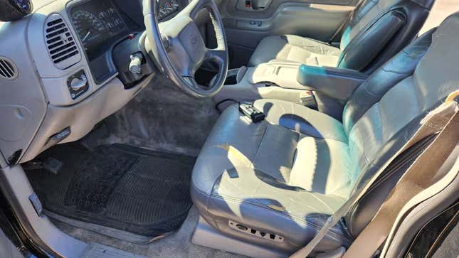 Image for article titled At $9,500, Is This 2000 Chevy Tahoe Limited An Infinitely Good Deal?