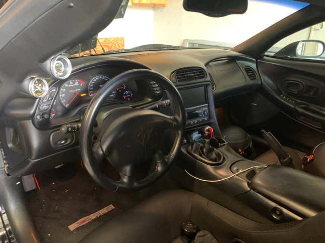 Image for article titled At $32,000, Would You Toy With This 2002 Chevy Corvette ZO6?