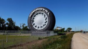 How Detroit Ended Up With This 80-Foot-Tall Tire Left Over From The World's Fair